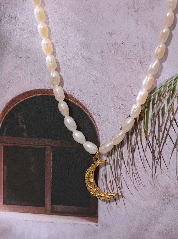 Ophelia - Moon Pearl Pendant
