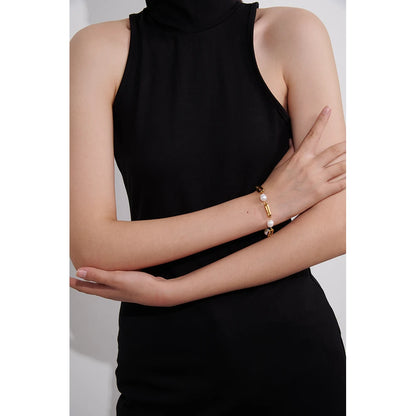 Rosalina - Elegant Pearl Chain Bracelet