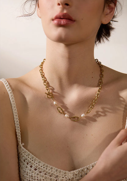 Zariah - Pearl and Metal Chain Necklace