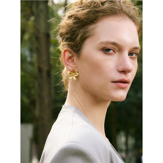 Belladonna - Metal Flower Stud Earrings