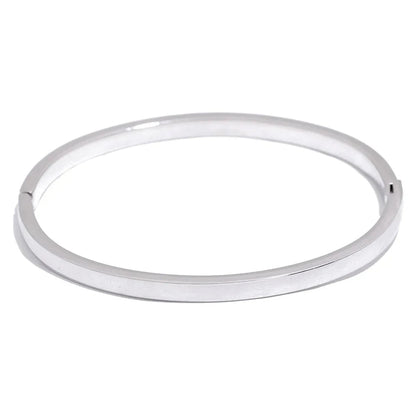 Chloé - Smooth Minimalist Bracelet