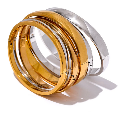 Chloé - Smooth Minimalist Bracelet