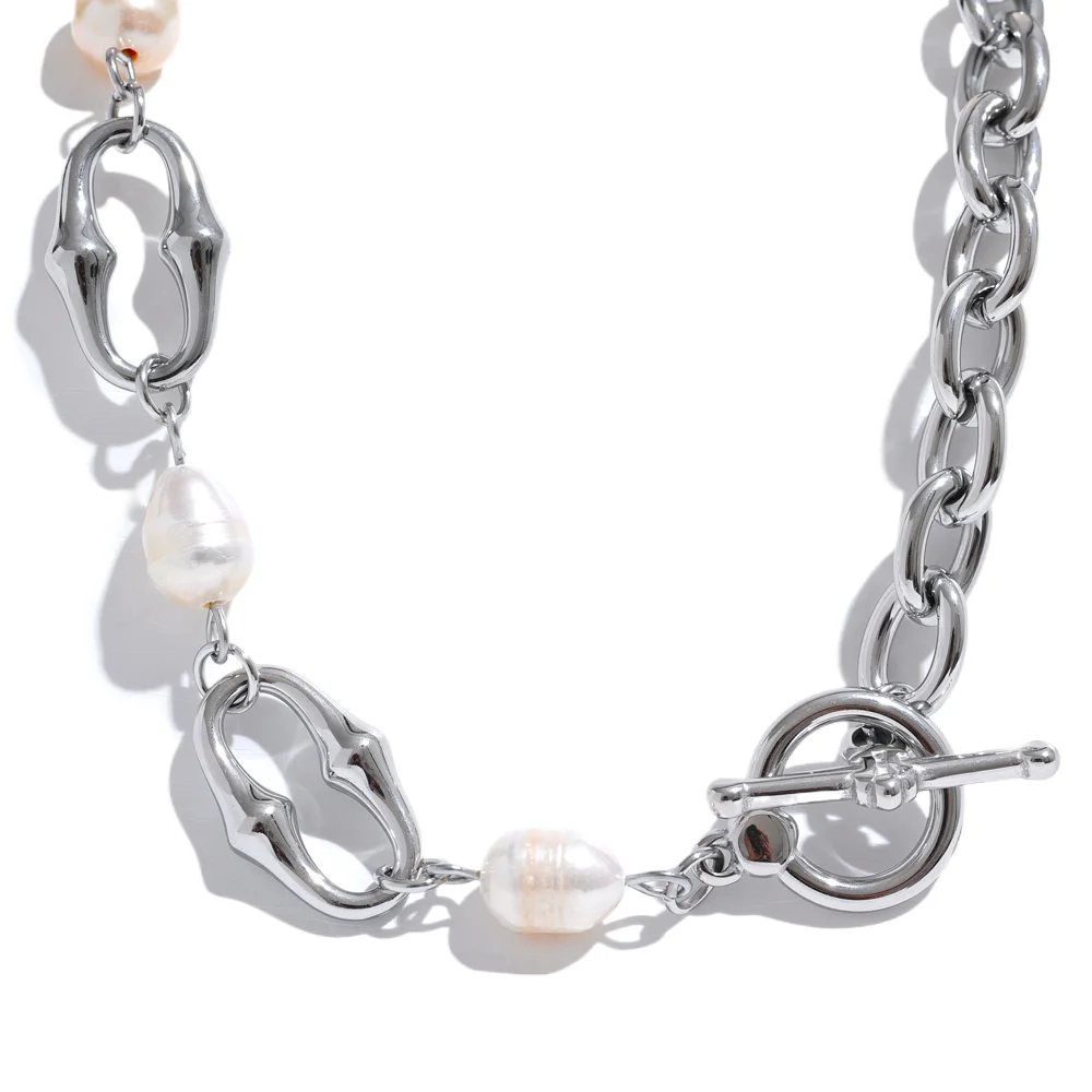 Zariah - Pearl and Metal Chain Necklace