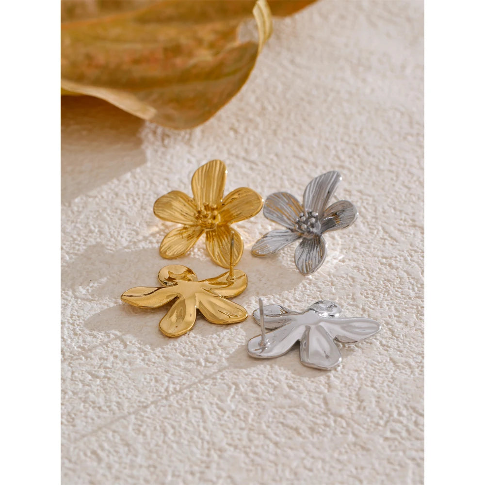 Belladonna - Metal Flower Stud Earrings