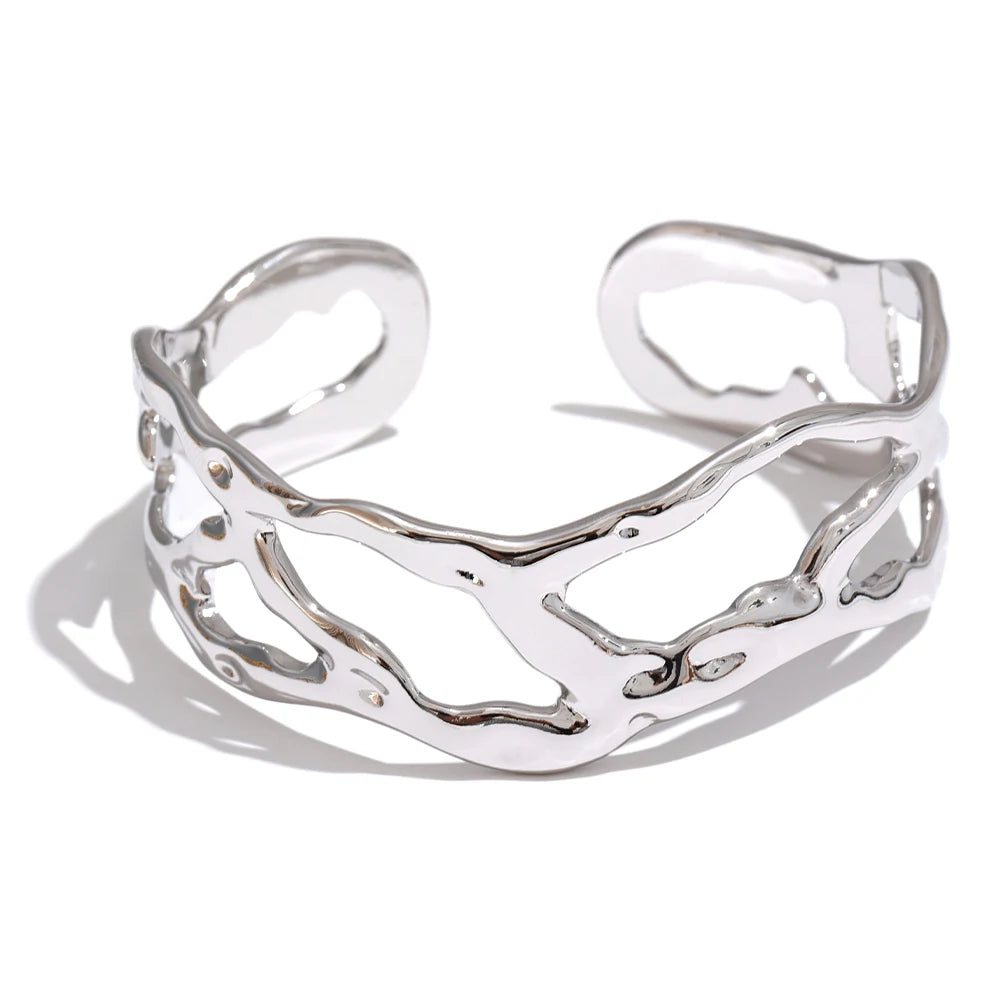 Arwen - Wide Hollow Bangle