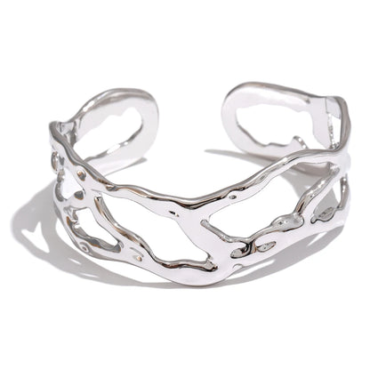 Arwen - Wide Hollow Bangle