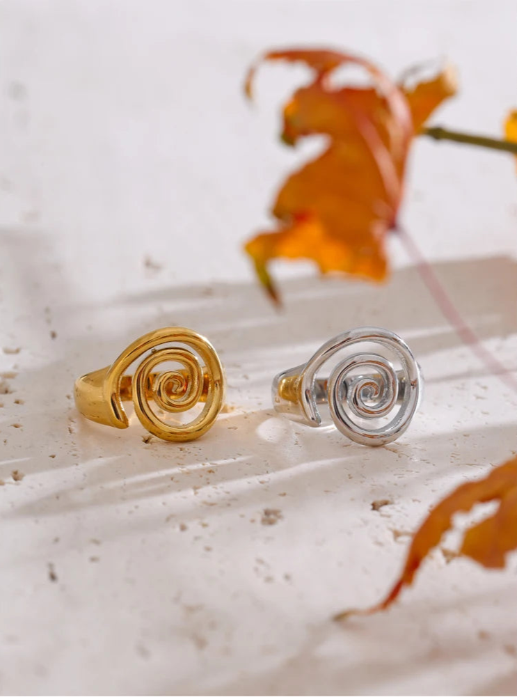 Evangeline - Trendy Conch Ring