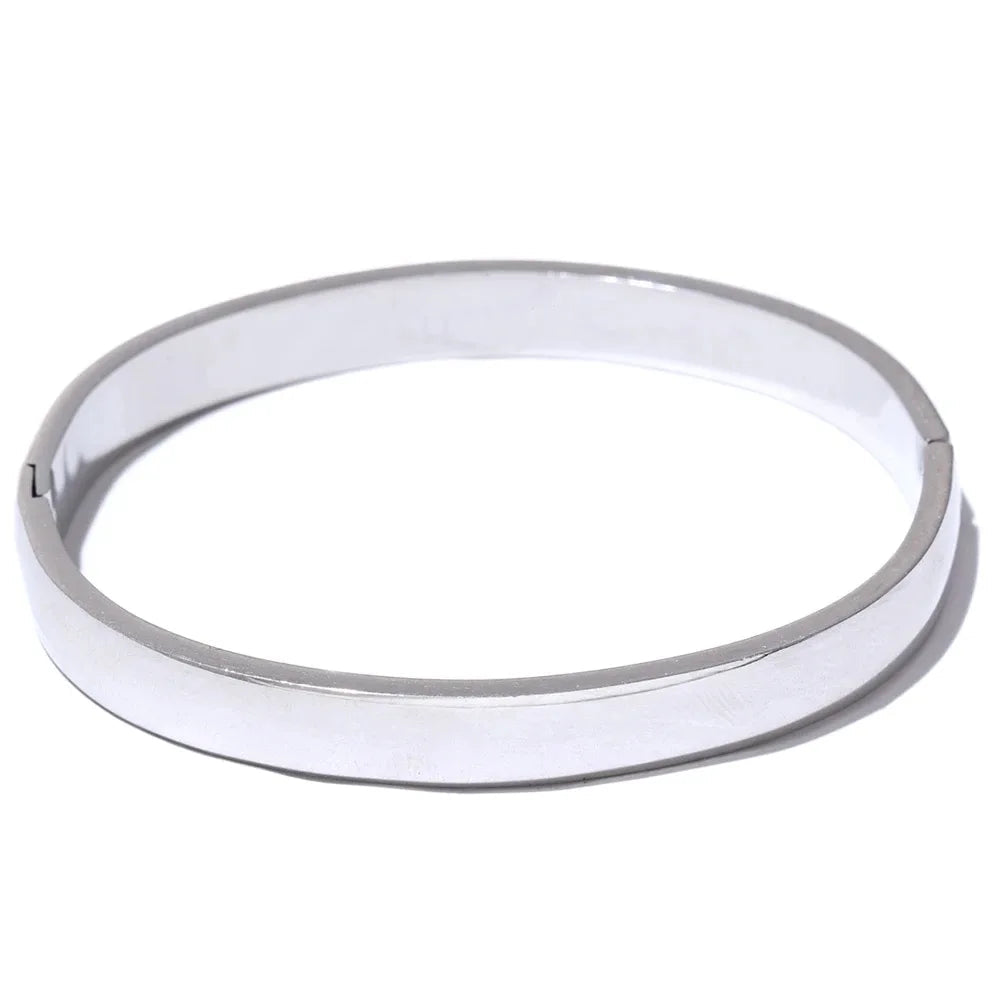 Chloé - Smooth Minimalist Bracelet
