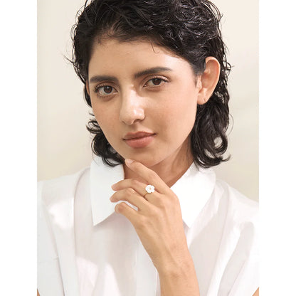 Zahra - Natural Shell Flower Adjustable Ring
